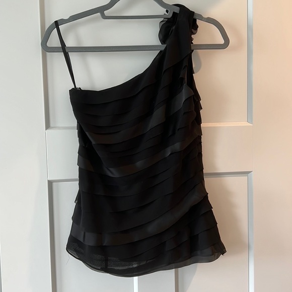 White House Black Market one-shoulder top. Black. Size 0. NWT. - Picture 2 of 5